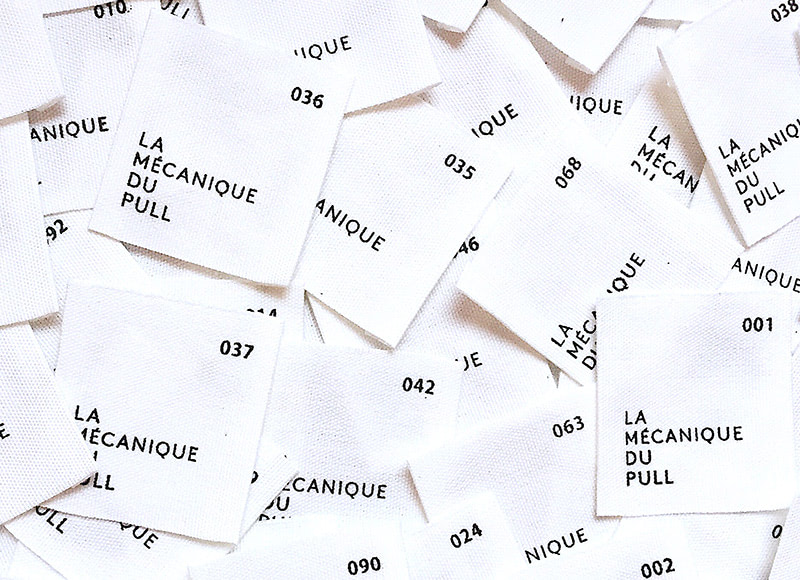 Pull tricoté en édition limitée et engagé