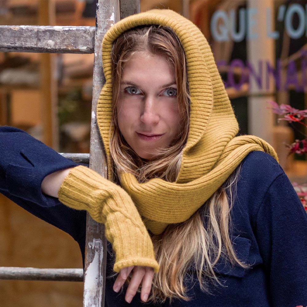 écharpe capuche “LES INSÉPARABLES” jaune – Laine Mérinos recyclée