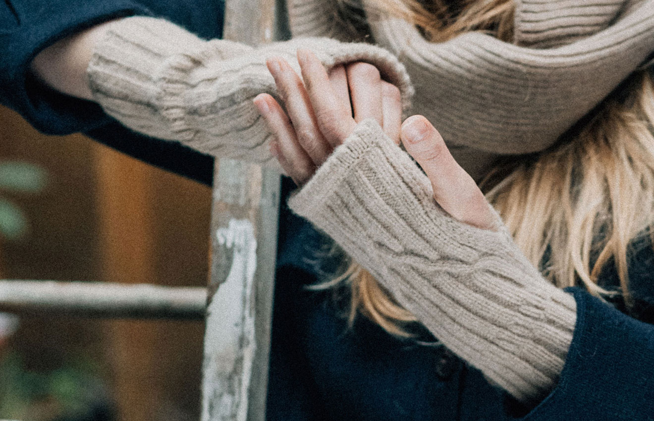 MITAINES MAIN DANS LA MAIN